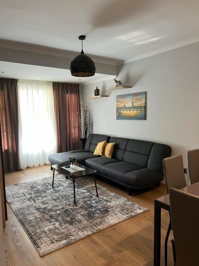 Comfort Home 1 Tirana Bagian luar foto